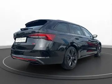 SKODA OCTAVIA COMBI 2.0 TSI DSG RS   PANO   NAVI   AHK