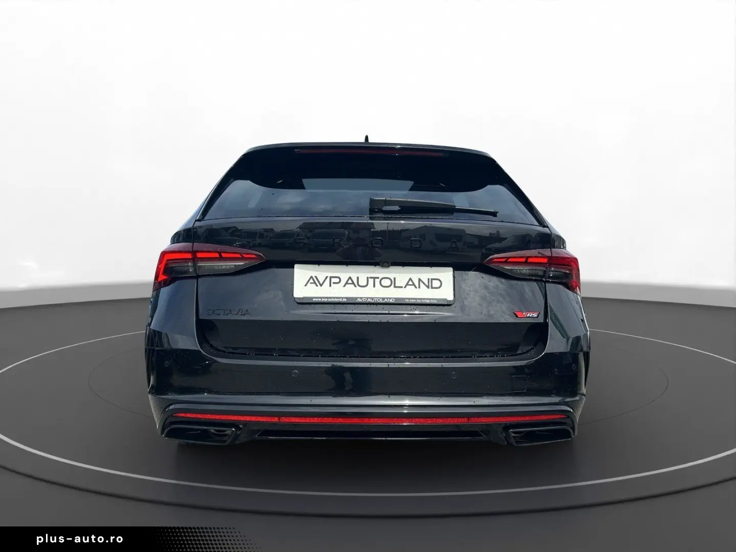 SKODA OCTAVIA COMBI 2.0 TSI DSG RS   PANO   NAVI   AHK