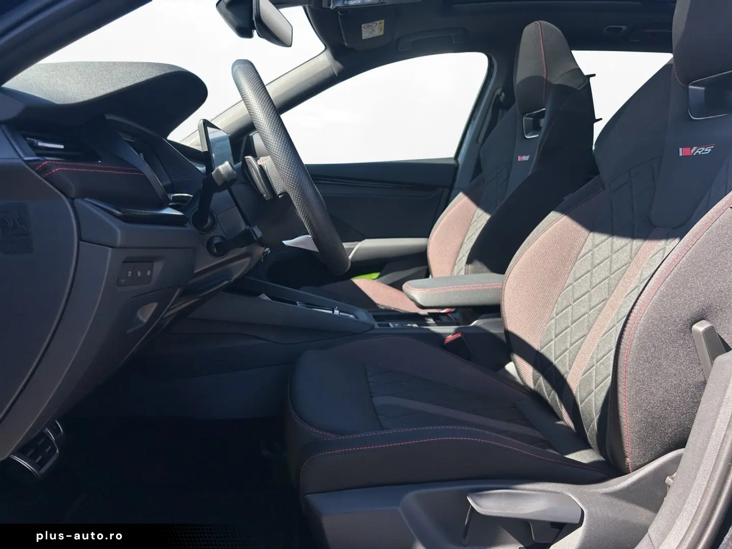 SKODA OCTAVIA COMBI 2.0 TSI DSG RS   PANO   NAVI   AHK