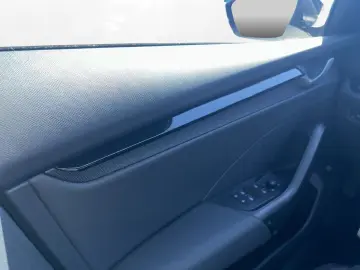 SKODA OCTAVIA COMBI 2.0 TSI DSG RS   PANO   NAVI   AHK
