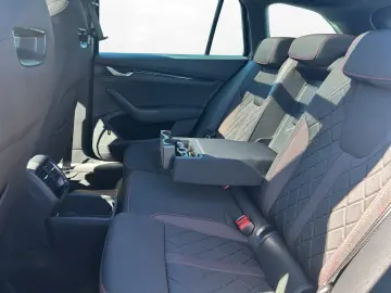 SKODA OCTAVIA COMBI 2.0 TSI DSG RS   PANO   NAVI   AHK