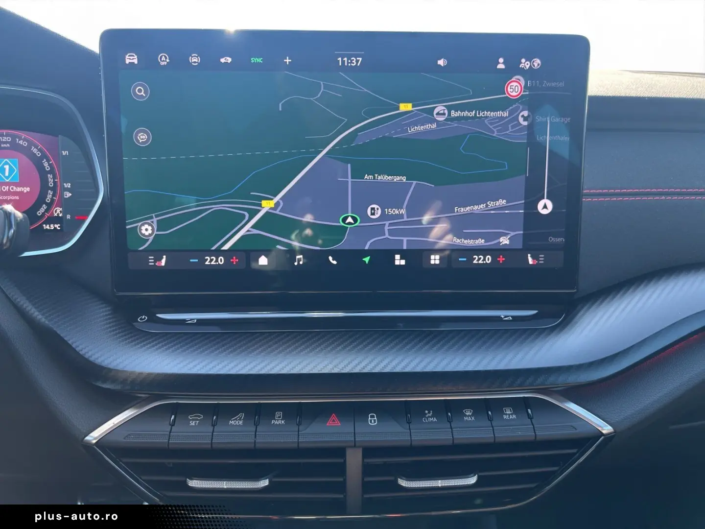 SKODA OCTAVIA COMBI 2.0 TSI DSG RS   PANO   NAVI   AHK