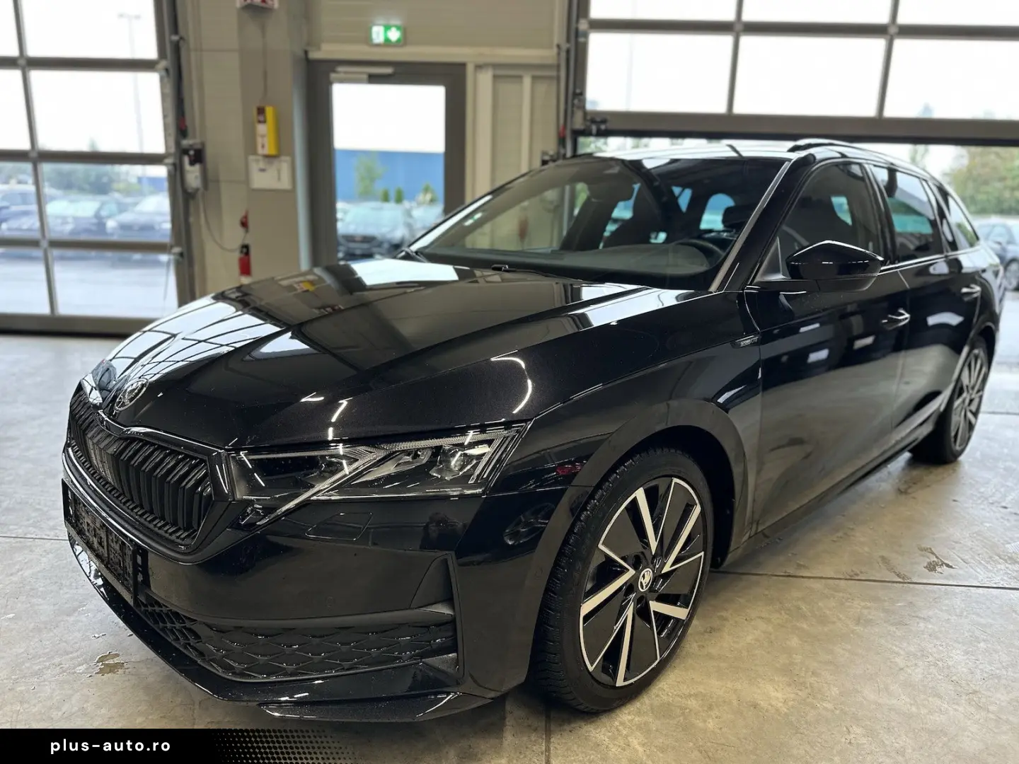 SKODA Octavia 2.0TDI DSG Sportline Pano AHK Matrix 18´