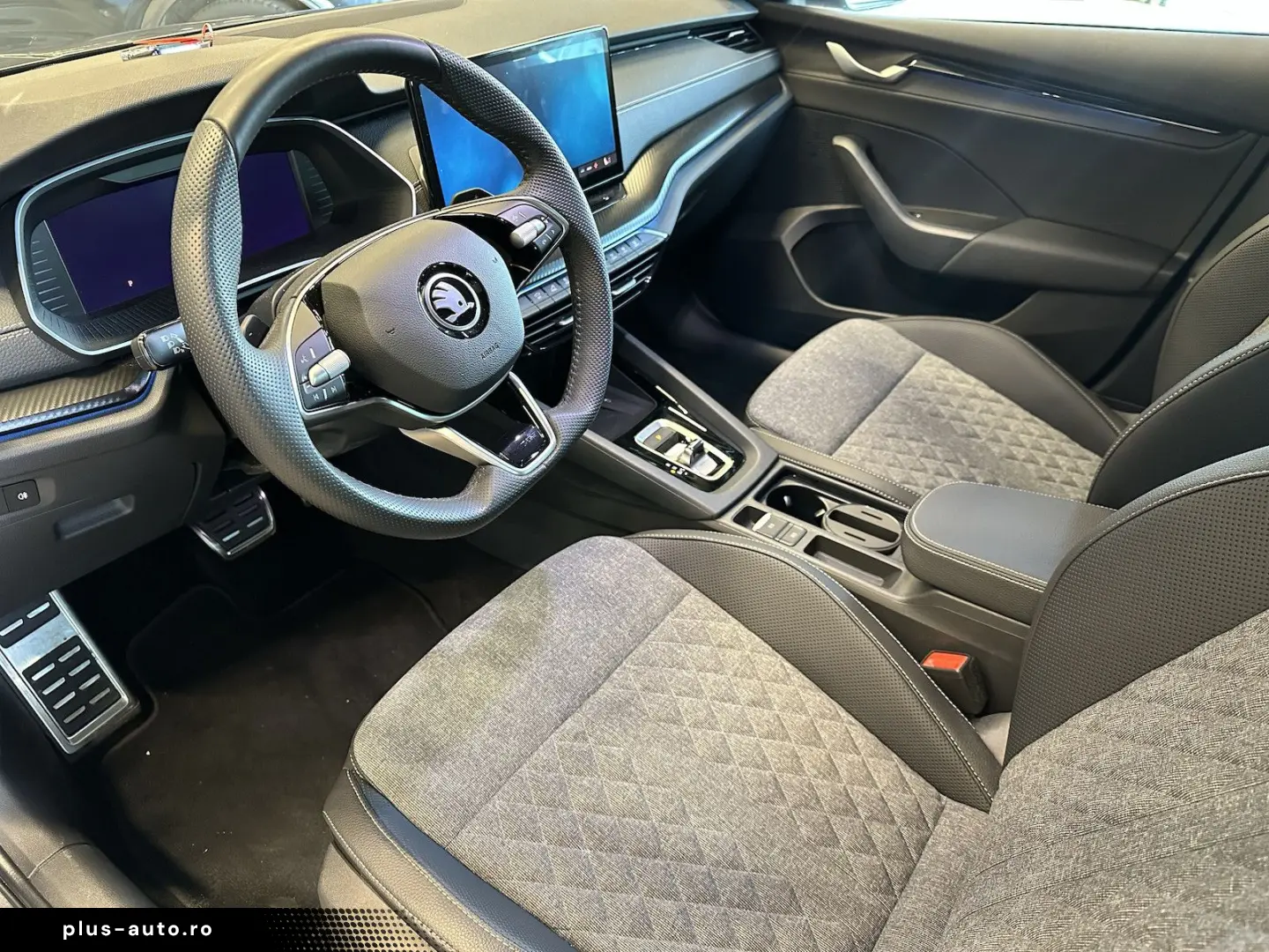 SKODA Octavia 2.0TDI DSG Sportline Pano AHK Matrix 18´