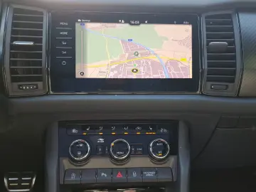 SKODA Kodiaq Sportline 4x4 2.0 TDI DSG AHK Pano 7Sitze