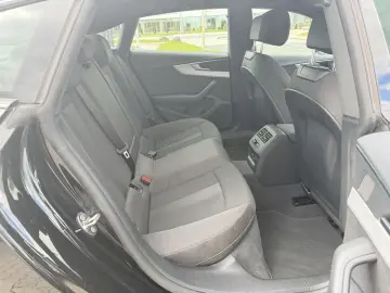 AUDI A5 40 TFSI S line Aut. Navi Led Shz Pdc