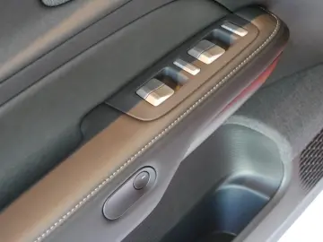 XPENG G6 AWD PERFORMANCE AMBIENTE 360  AHK DISTR LED