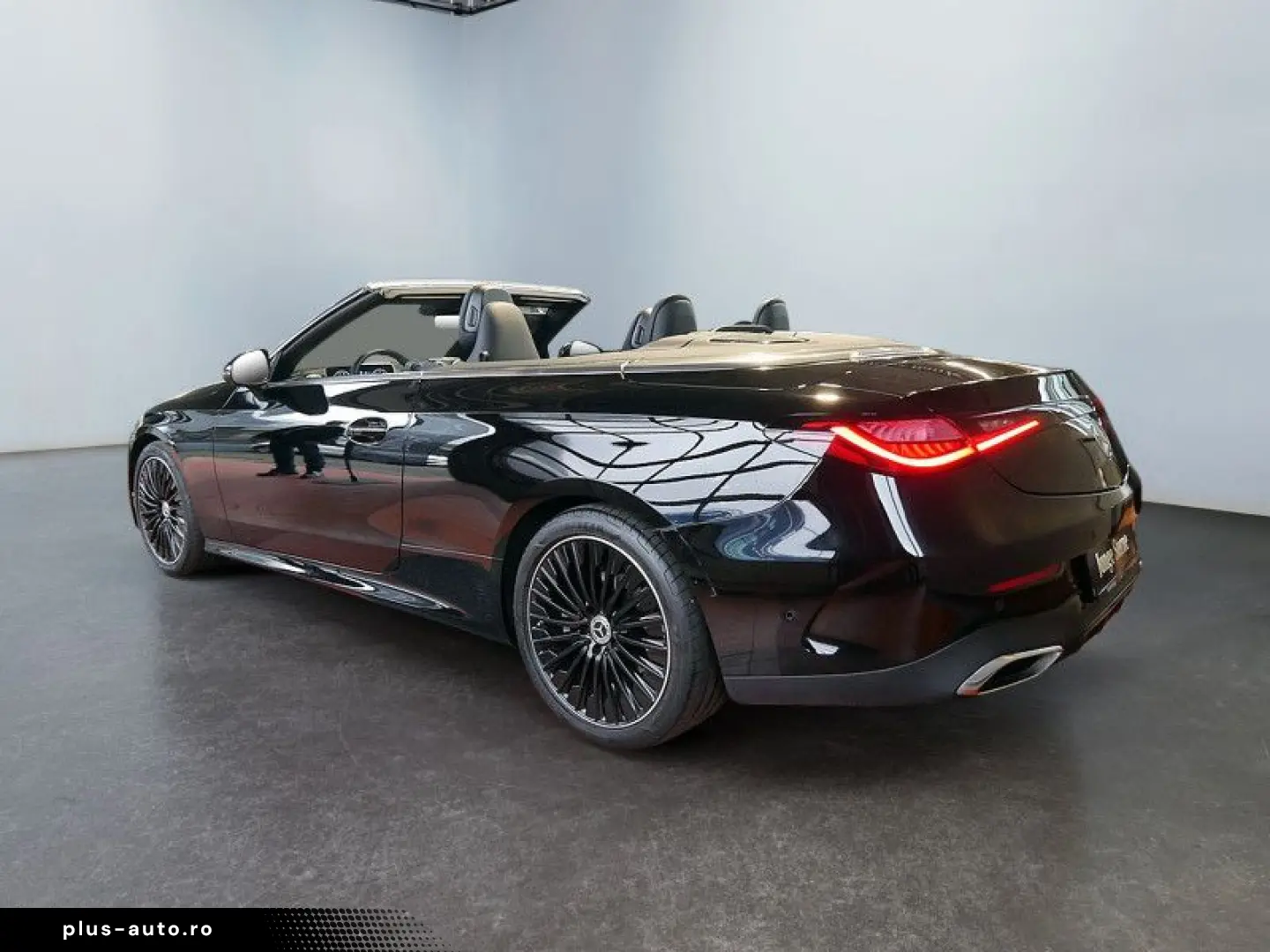 MERCEDES-BENZ CLE 300 4M Cabriolet   AMG ight Distr Memo 360