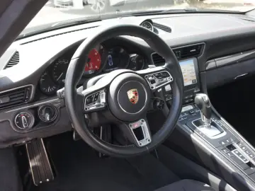 Porsche 911 991.2 Carrera 4 GTS