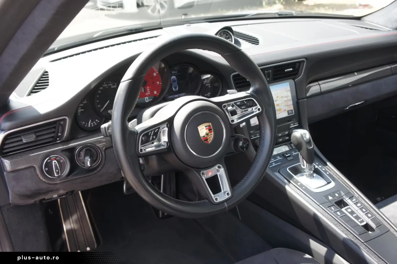 Porsche 911 991.2 Carrera 4 GTS