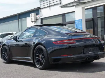 Porsche 911 991.2 Carrera 4 GTS
