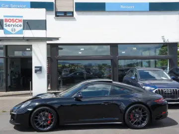 Porsche 911 991.2 Carrera 4 GTS
