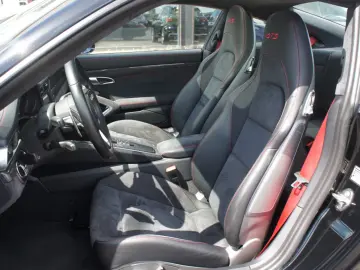 Porsche 911 991.2 Carrera 4 GTS