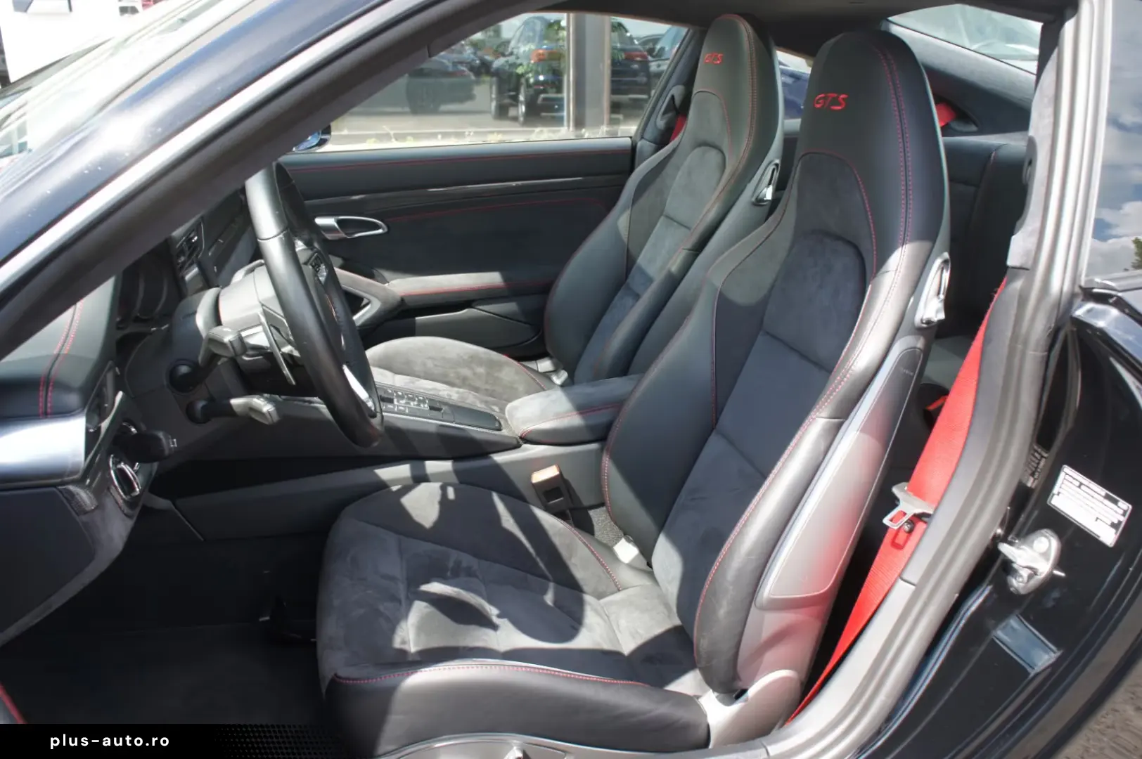Porsche 911 991.2 Carrera 4 GTS