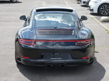 Porsche 911 991.2 Carrera 4 GTS