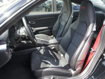 Porsche 911 991.2 Carrera 4 GTS