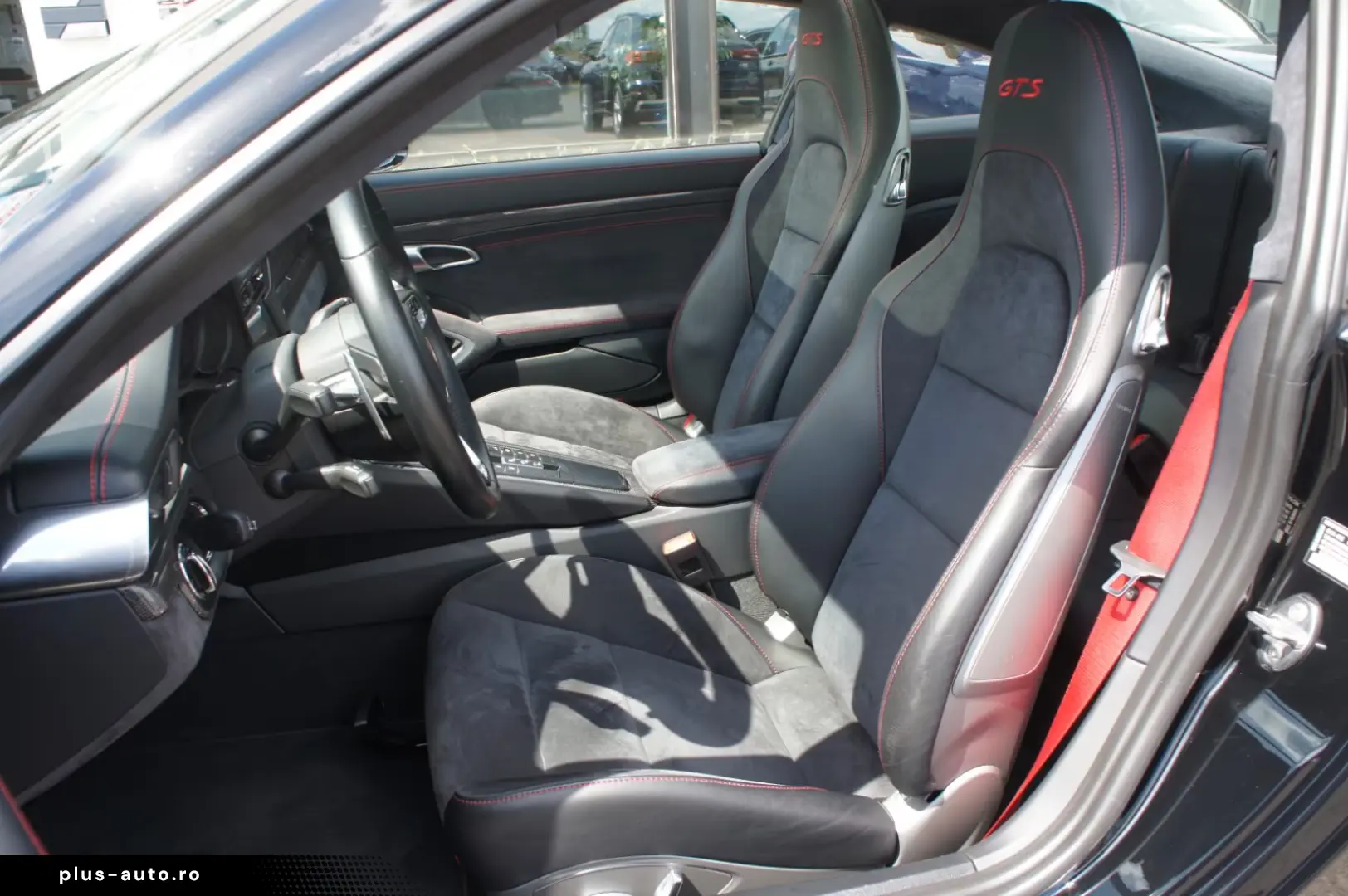 Porsche 911 991.2 Carrera 4 GTS