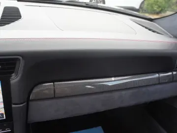 Porsche 911 991.2 Carrera 4 GTS