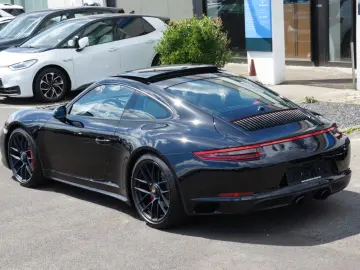 Porsche 911 991.2 Carrera 4 GTS
