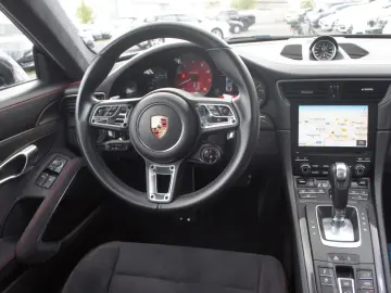 Porsche 911 991.2 Carrera 4 GTS