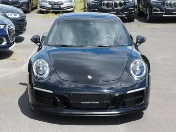 Porsche 911 991.2 Carrera 4 GTS