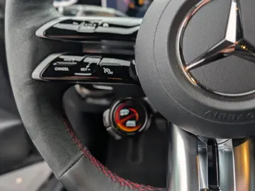 MERCEDES-BENZ Mercedes-AMG CLE 53 4MATIC Performance Sitze