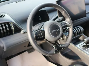 BYD ATTO 3 Design 60kWh 150kW Leder Navi