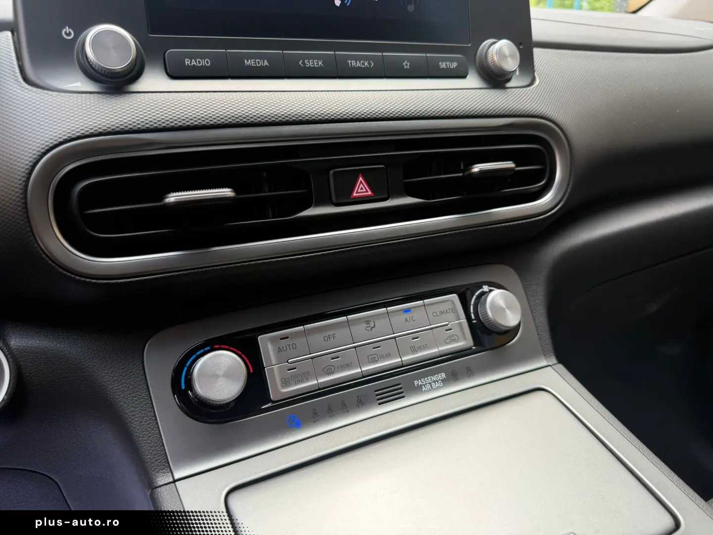 Hyundai Kona Select EV