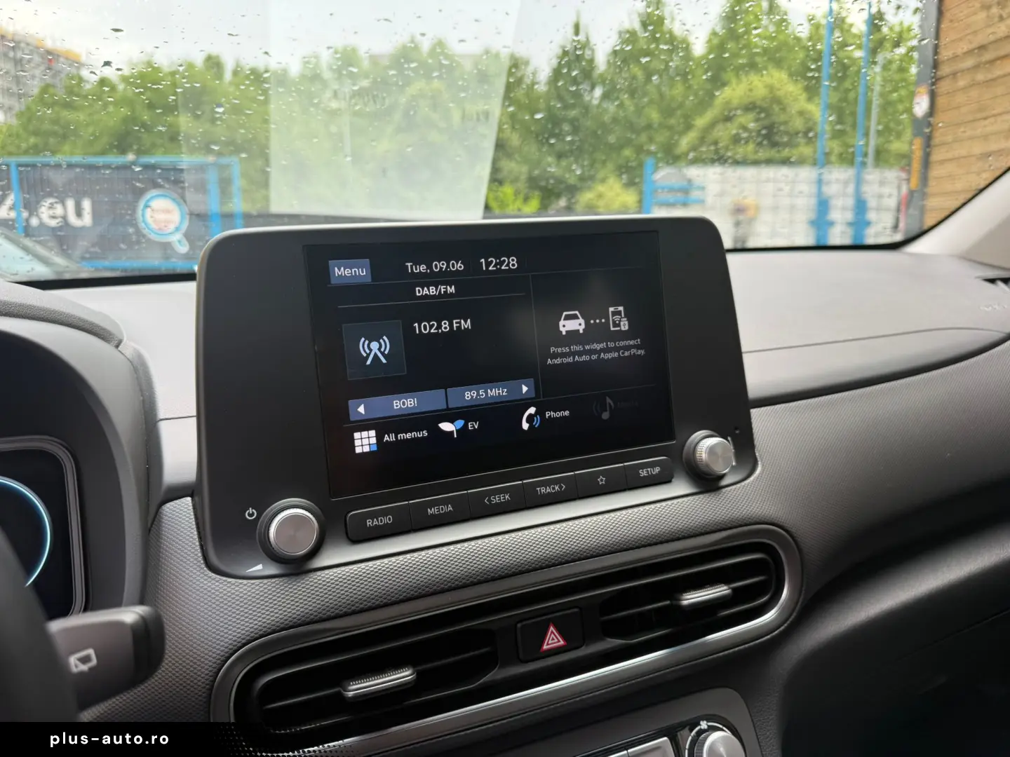 Hyundai Kona Select EV
