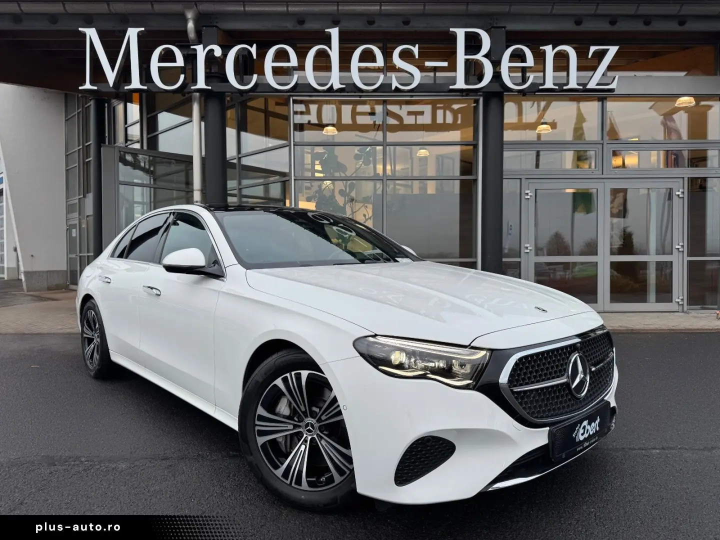 MERCEDES-BENZ E 450 4M Avantgarde Pano DistrPro Digital 360