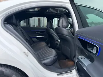 MERCEDES-BENZ E 450 4M Avantgarde Pano DistrPro Digital 360