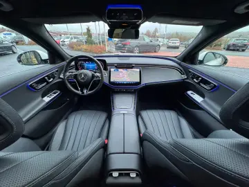 MERCEDES-BENZ E 450 4M Avantgarde Pano DistrPro Digital 360