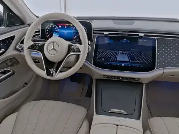 MERCEDES-BENZ E 200 Exclusive Standhz Pano HUD AMG