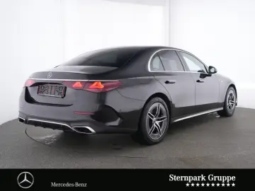 MERCEDES-BENZ E 300e AMG Superscreen Pano Burmester Distr