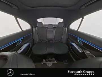 MERCEDES-BENZ E 300e AMG Superscreen Pano Burmester Distr