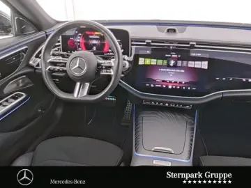 MERCEDES-BENZ E 300e AMG Superscreen Pano Burmester Distr