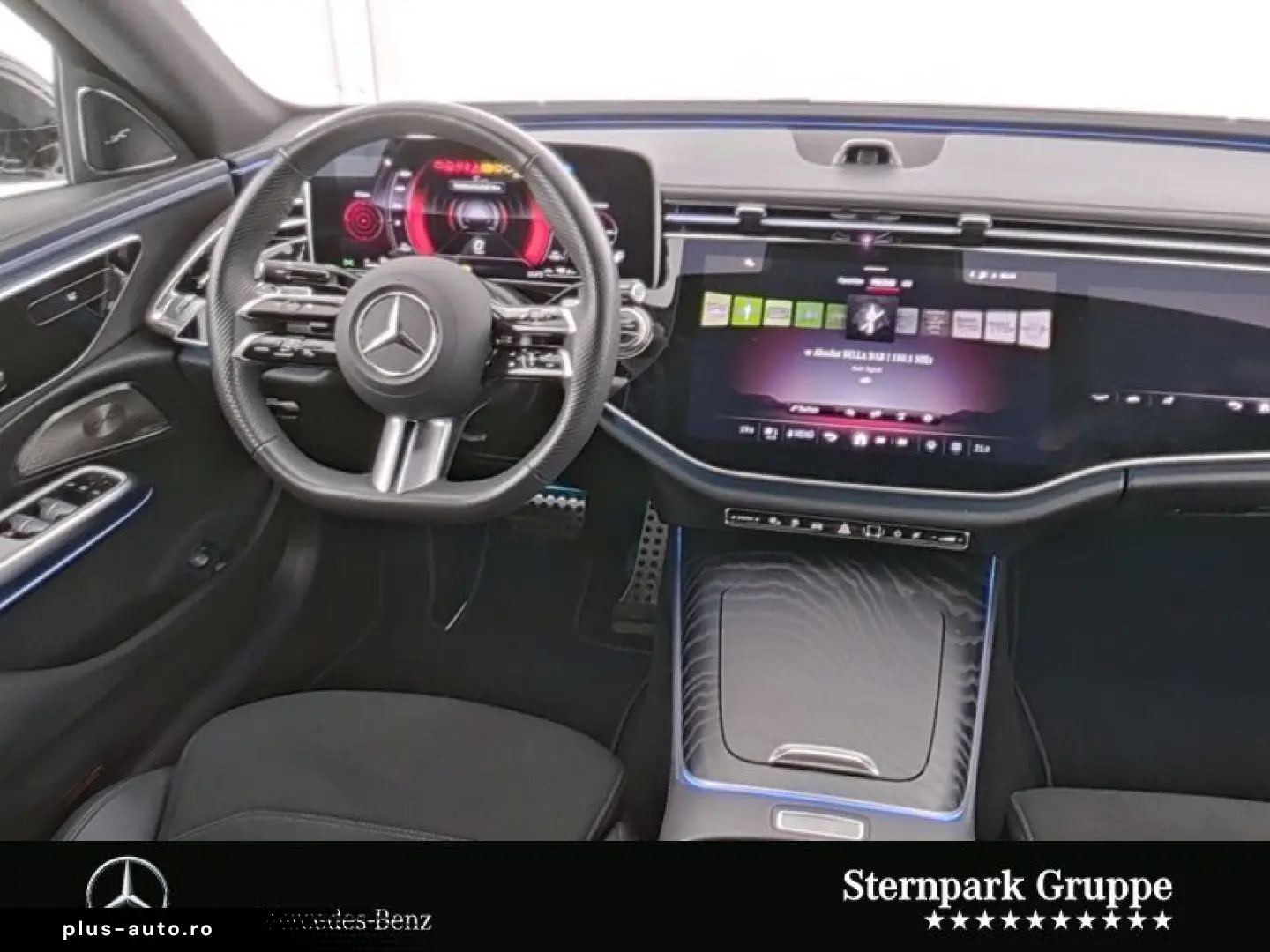 MERCEDES-BENZ E 300e AMG Superscreen Pano Burmester Distr