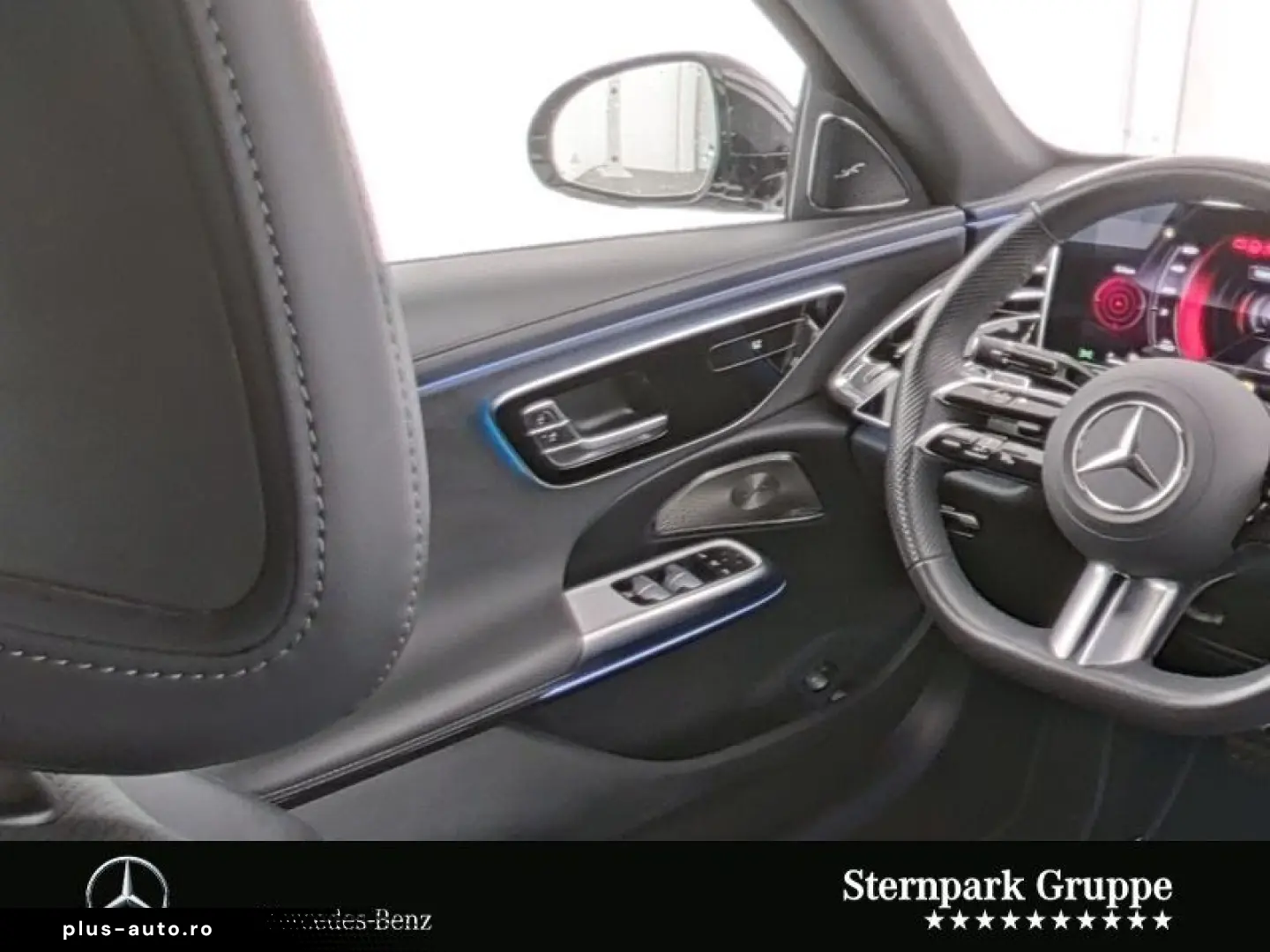 MERCEDES-BENZ E 300e AMG Superscreen Pano Burmester Distr