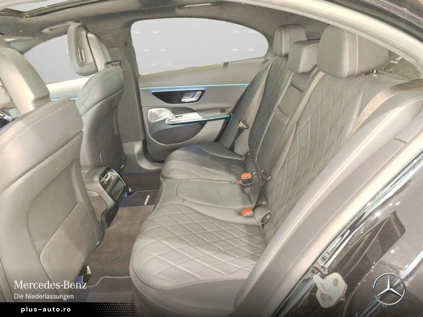 MERCEDES-BENZ E 200 AMG Premium Pano Led SUPERSCREEN