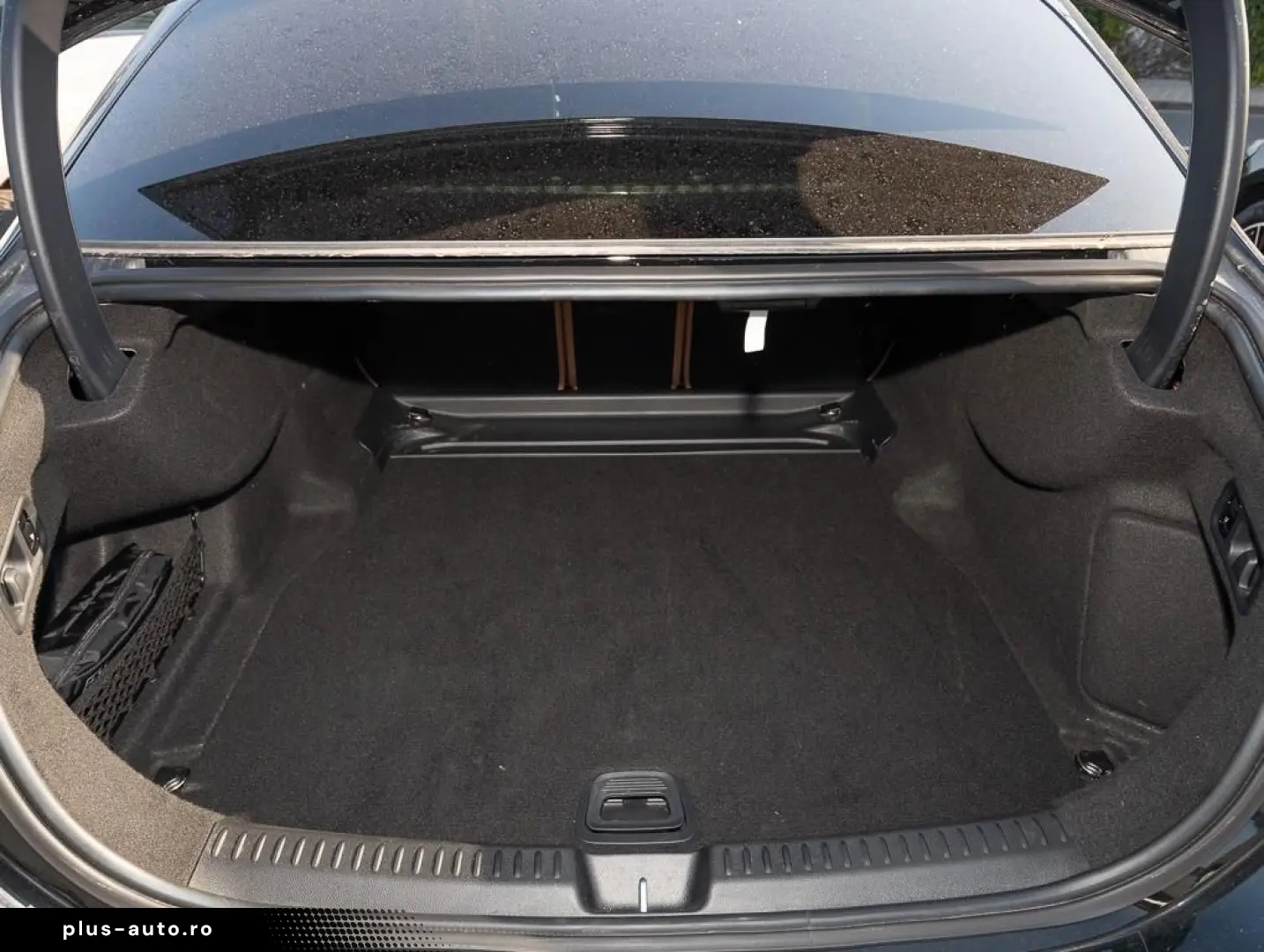 MERCEDES-BENZ E 200 Limousine Pano ACC ParkAss. LED SpurH LM