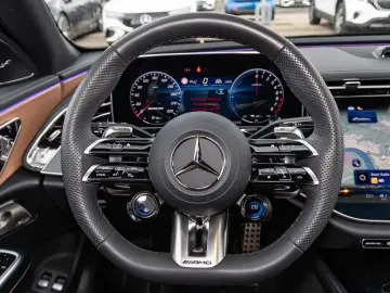 MERCEDES-BENZ AMG E 53 Hybrid AHK HUD PANO DYN 4D NAP