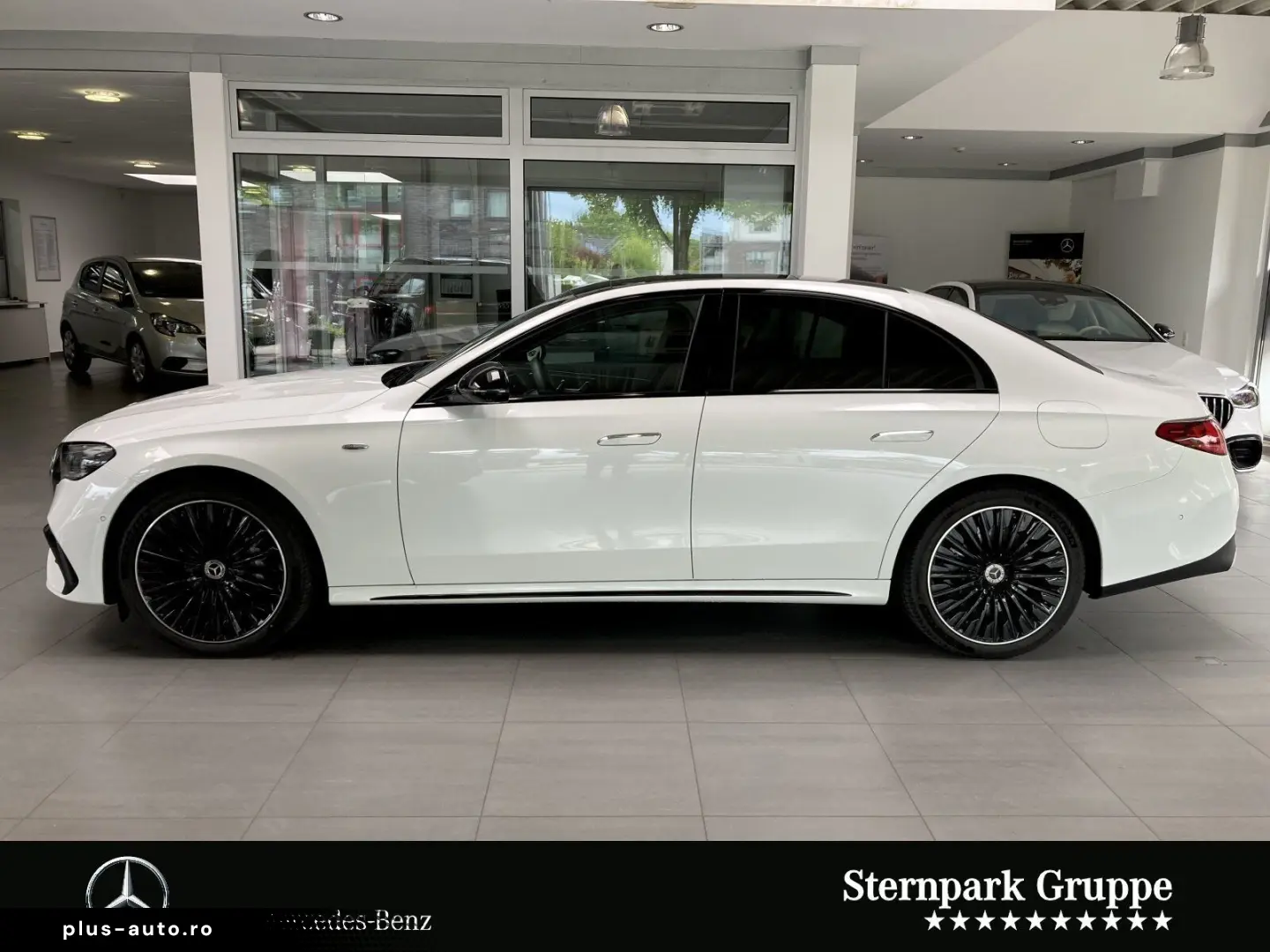 MERCEDES-BENZ E 300 e AMG Pano Super Burm Memory Digi-Li