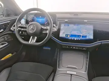 MERCEDES-BENZ E 200 4M AMG DiG.L BURM®4D DISTR SUPERSCR PANO