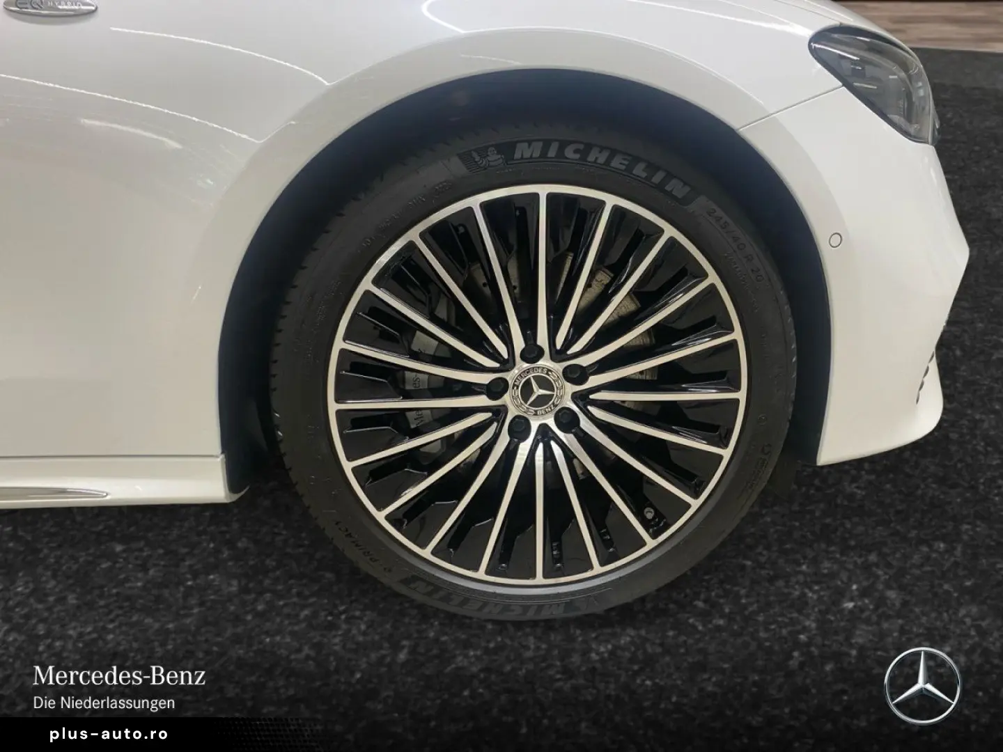 MERCEDES-BENZ E 300e 4M EXCLUSIVE Prem. PANO AHK Bur4D