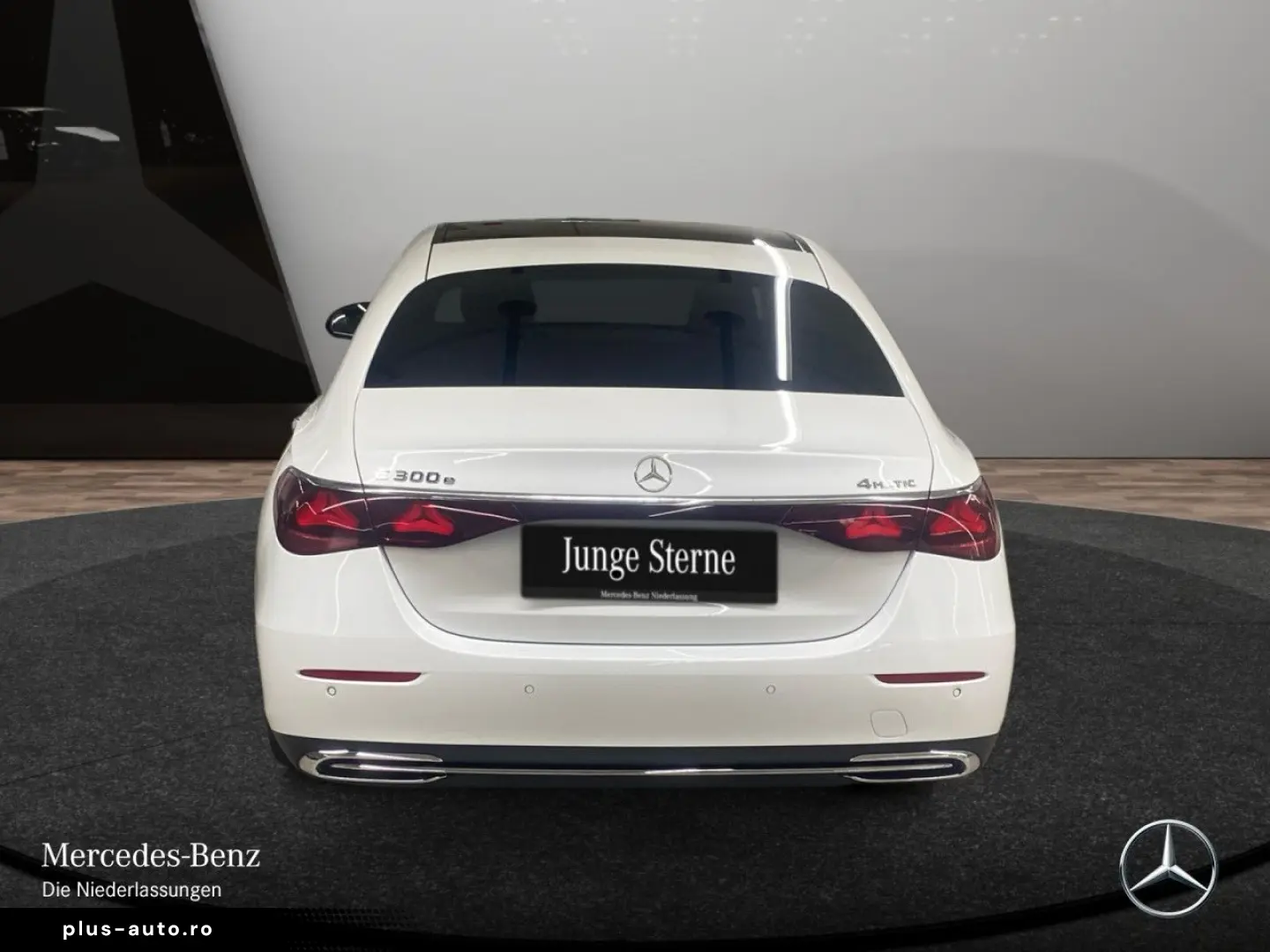 MERCEDES-BENZ E 300e 4M EXCLUSIVE Prem. PANO AHK Bur4D
