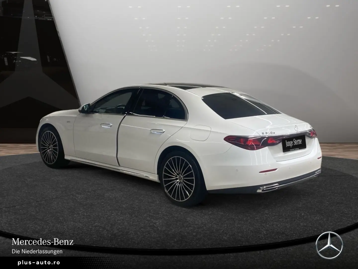 MERCEDES-BENZ E 300e 4M EXCLUSIVE Prem. PANO AHK Bur4D