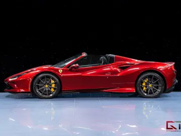 FERRARI F8 Spider