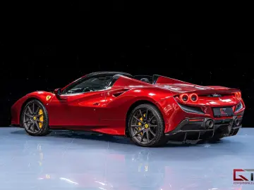 FERRARI F8 Spider