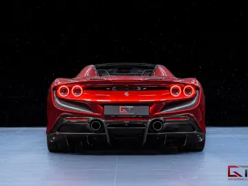 FERRARI F8 Spider
