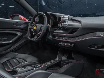 FERRARI F8 Spider